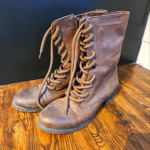 Women's leather combat boots!
